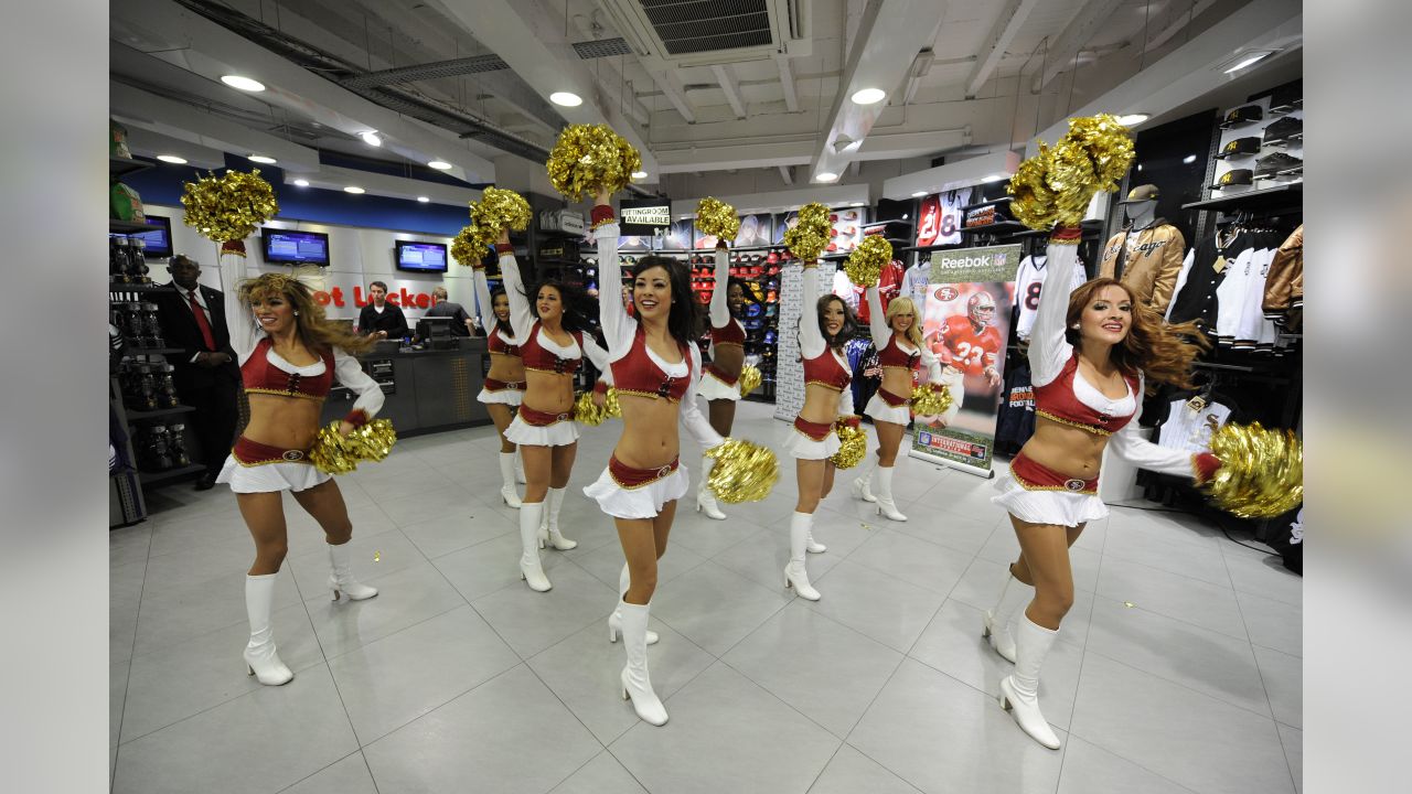 London, UK. 13 October 2019. Buccaneers cheerleaders ahead of the NFL match  Tampa Bay Buccaneers v