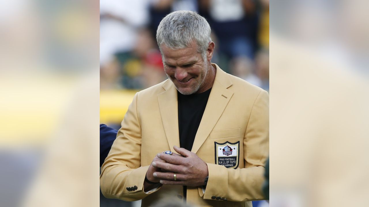 Brett Favre inducted into Pro Football Hall of Fame with mass of