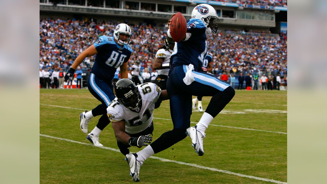 Jacksonville Jaguars runningback Fred Taylor (28) rushes against the  Tennessee Titans at LP Field in Nashville