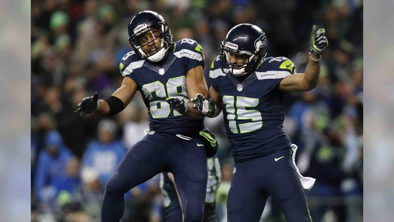 Seattle Seahawks including Thomas Rawls (34) and Cassius Marsh