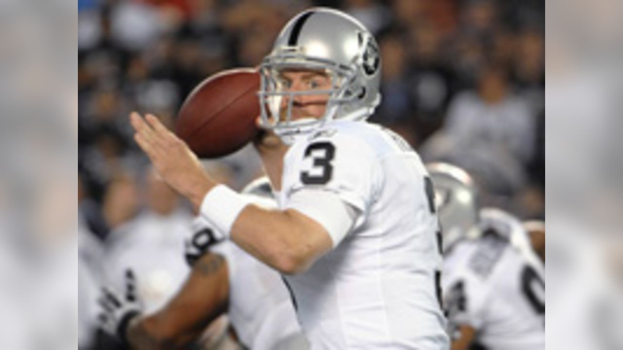 Cincinnati Bengals quarterback Carson Palmer in action against the New  Orleans Saints in the first half of an NFL football game, Sunday, Dec. 5,  2010, in Cincinnati. (AP Photo/David Kohl Stock Photo 