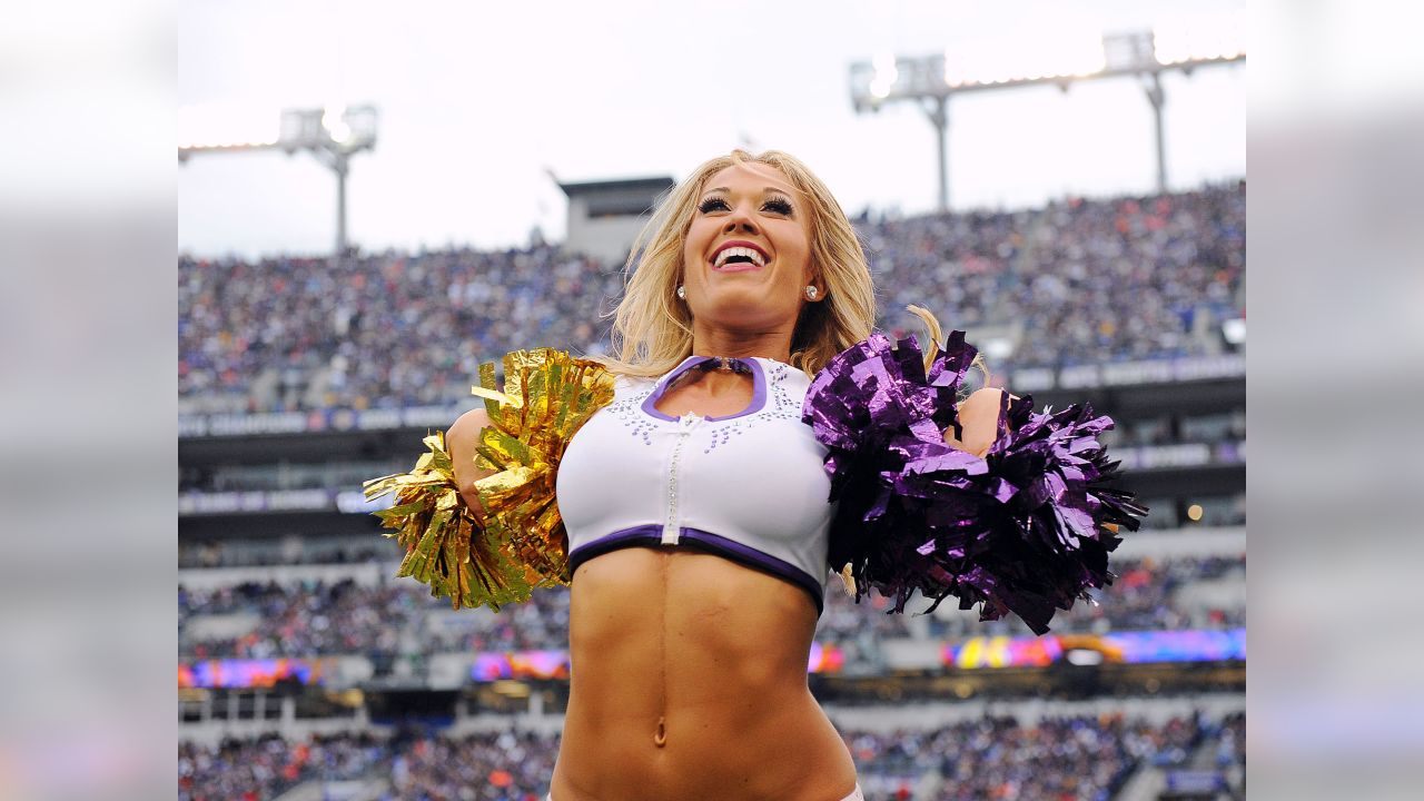 2012 NFL Cheerleaders: Week 15