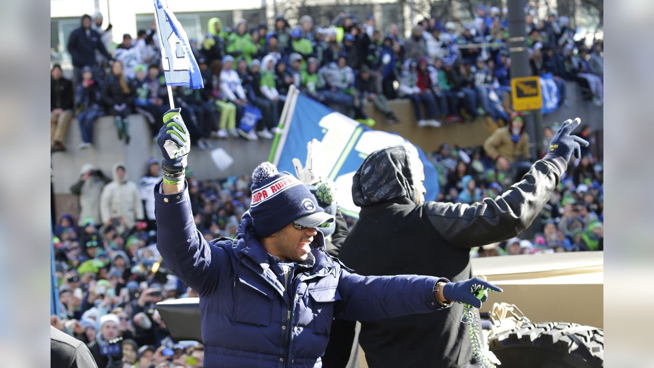 DVIDS - Images - Seattle Marines join in Seahawks' Super Bowl victory  parade [Image 7 of 15]