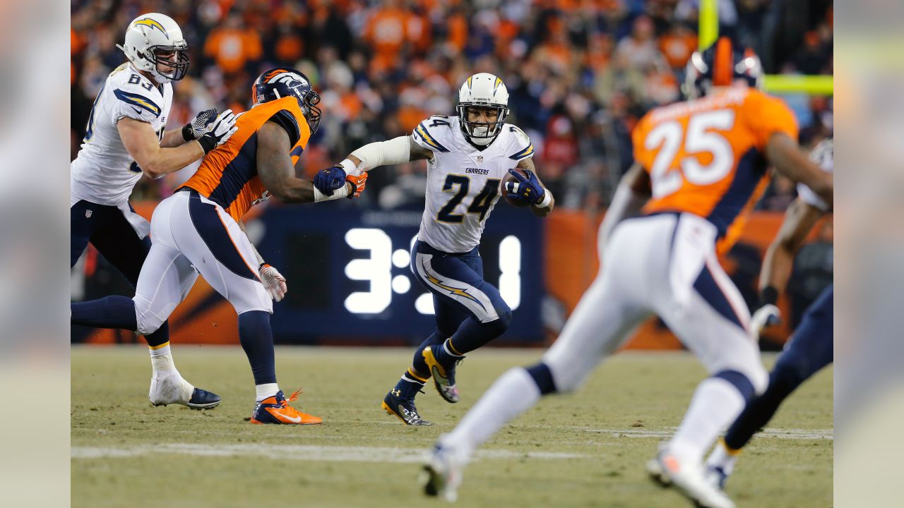 Denver Broncos running back Knowshon Moreno crosses the goal line