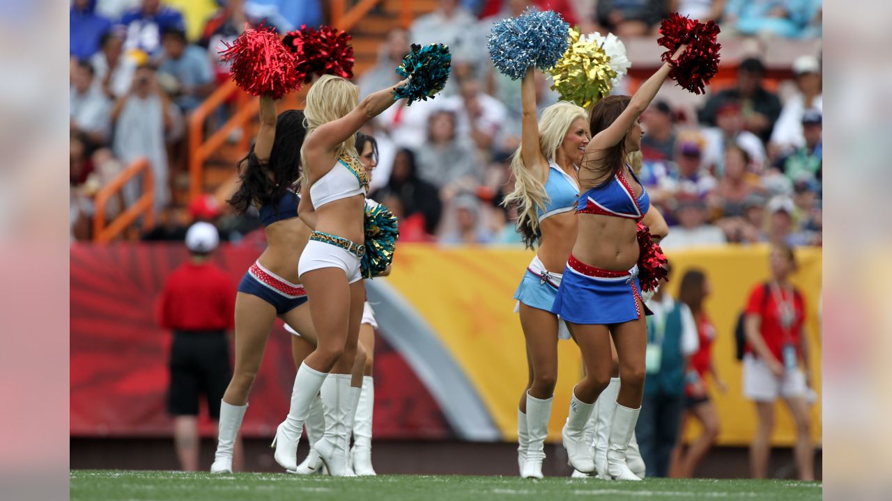 Cheerleaders over the years who never got to be point nor Pro-Bowl but are  still absolute legends : r/DCCMakingtheTeam