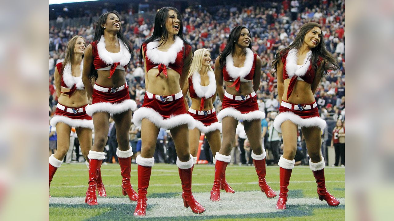 Cheerleaders make NFL Week 15 a must-watch for all – New York