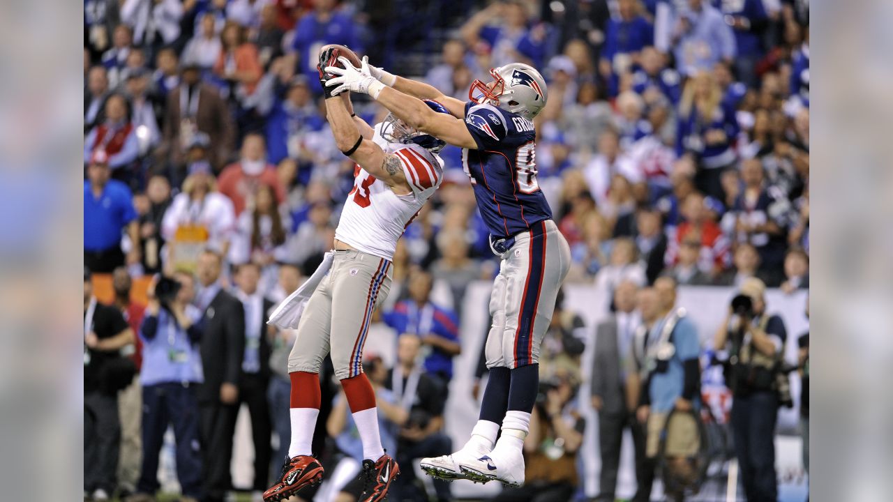 October 11, 2015: New England Patriots tight end Rob Gronkowski #87 during  an NFL football game between the New England Patriots and the Dallas  Cowboys at AT&T Stadium in Arlington, TX New