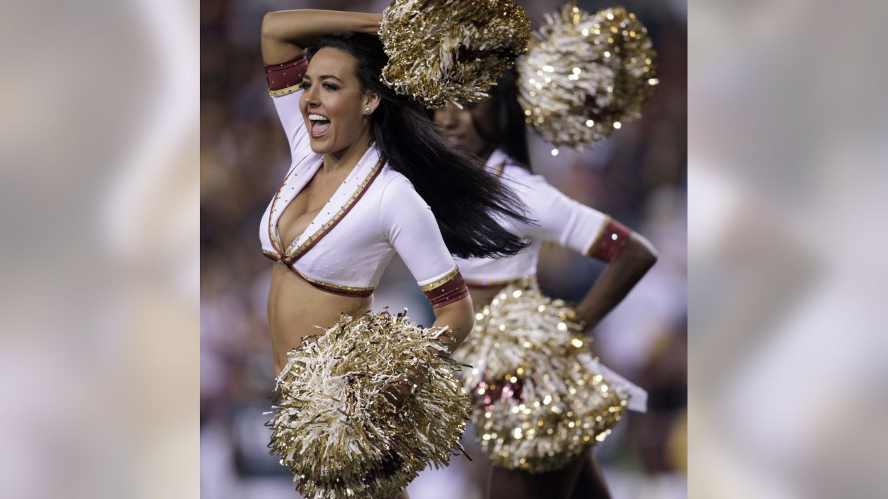 3,183 Washington Redskins Cheerleaders Stock Photos, High-Res