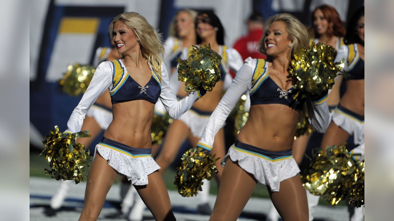 NFL cheerleaders go out with a bang in Week 17 – New York Daily News