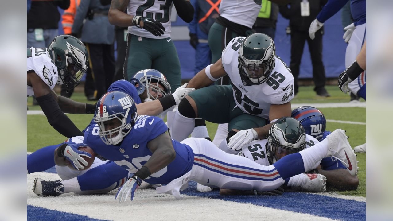 East Rutherford, New Jersey, USA. 17th Dec, 2017. Philadelphia Eagles  quarterback Nick Foles (9) talks with New York Giants quarterback Eli  Manning (10) following the NFL game between the Philadelphia Eagles and