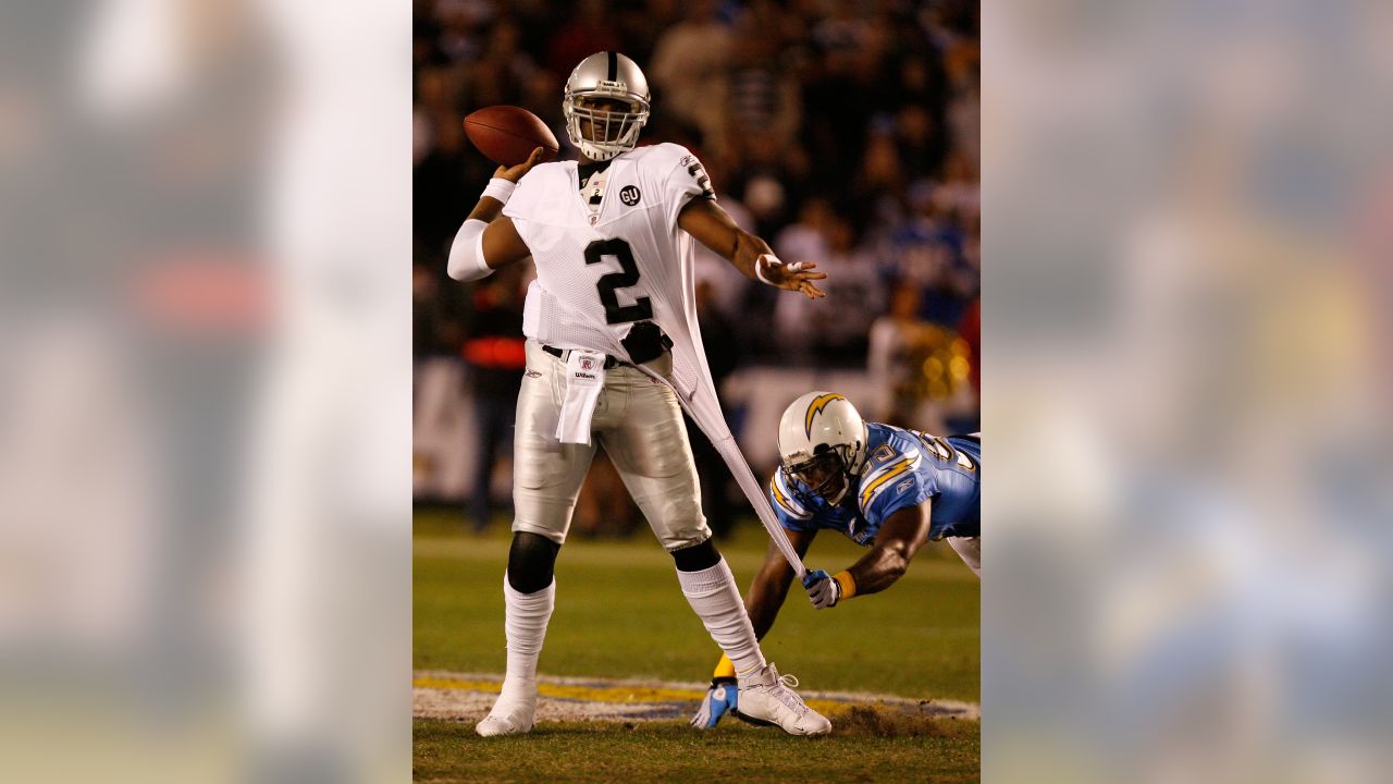 Linebacker Derrick Burgess of the Oakland Raiders stands with News Photo  - Getty Images