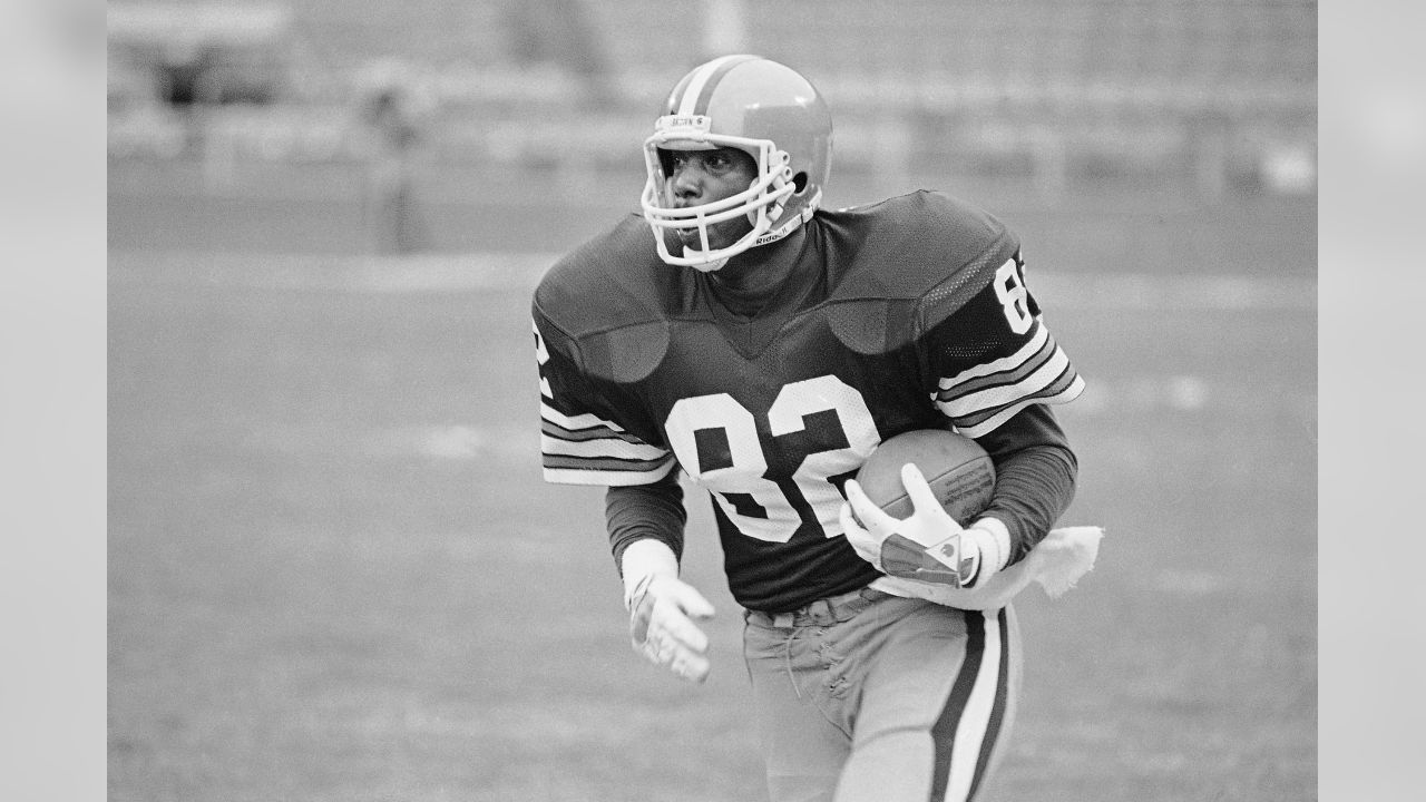 OZZIE NEWSOME CLEVELAND BROWNS 8X10 SPORTS PHOTO (I)