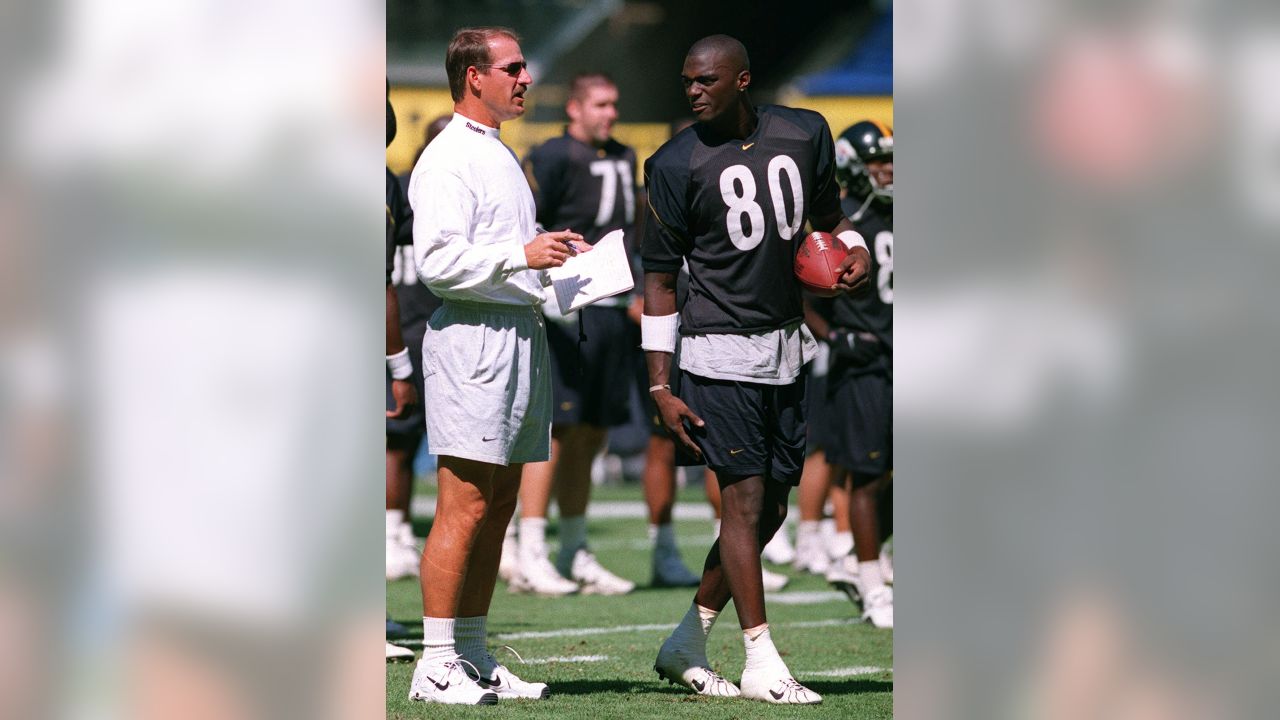 Plaxico Burress Meets With Steelers