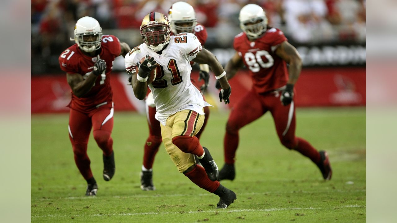 San Francisco 49ers Frank Gore looks up at the video screen after 49ers-Arizona  Cardinals game at the University of Phoenix Stadium in Glendale, Arizona on  September 21, 2014. The Cardinals defeated the