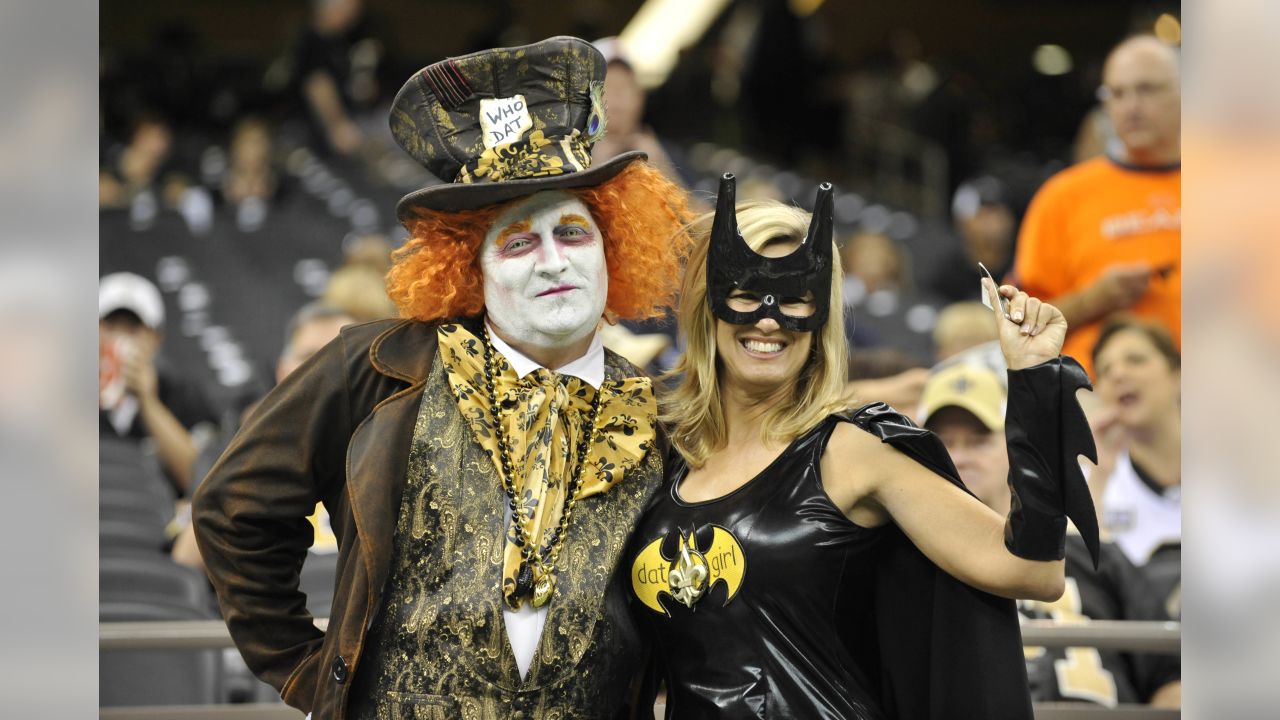 NFL football fan costumes: 47 photos of best dressed fans in crazy