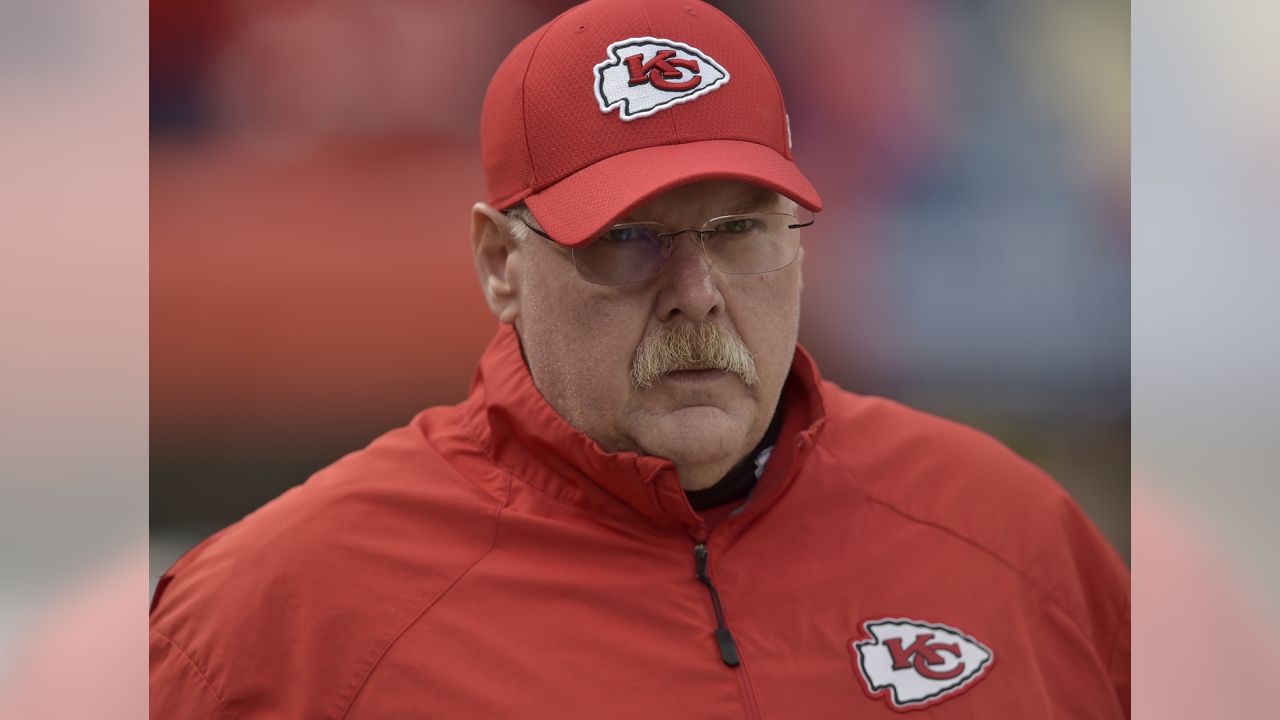 Tampa Bay Buccaneers head coach Bruce Arians wears a Crucial Catch hat  before an NFL football game against the Arizona Cardinals Sunday, Nov. 10,  2019, in Tampa, Fla. (AP Photo/Chris O'Meara Stock