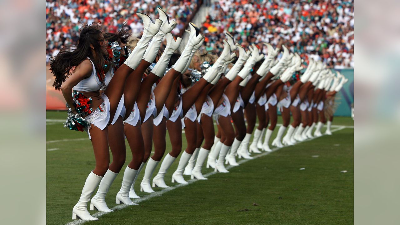 2008 NFL Cheerleaders : Week 14