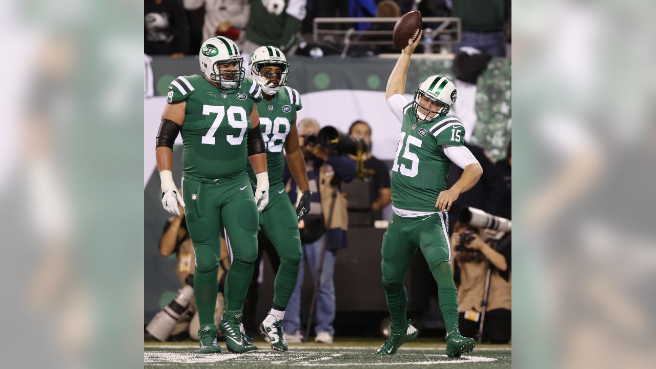 East Rutherford, New Jersey, USA. 2nd Nov, 2017. New York Jets safety Jamal  Adams (33) reacts during the NFL game between the Buffalo Bills and the New  York Jets at MetLife Stadium