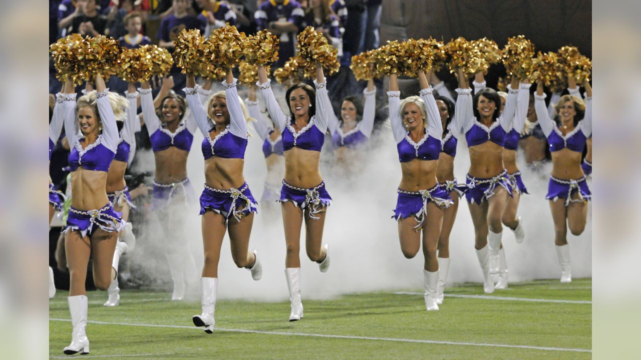 NFL Week 3: Cheerleader Takeover