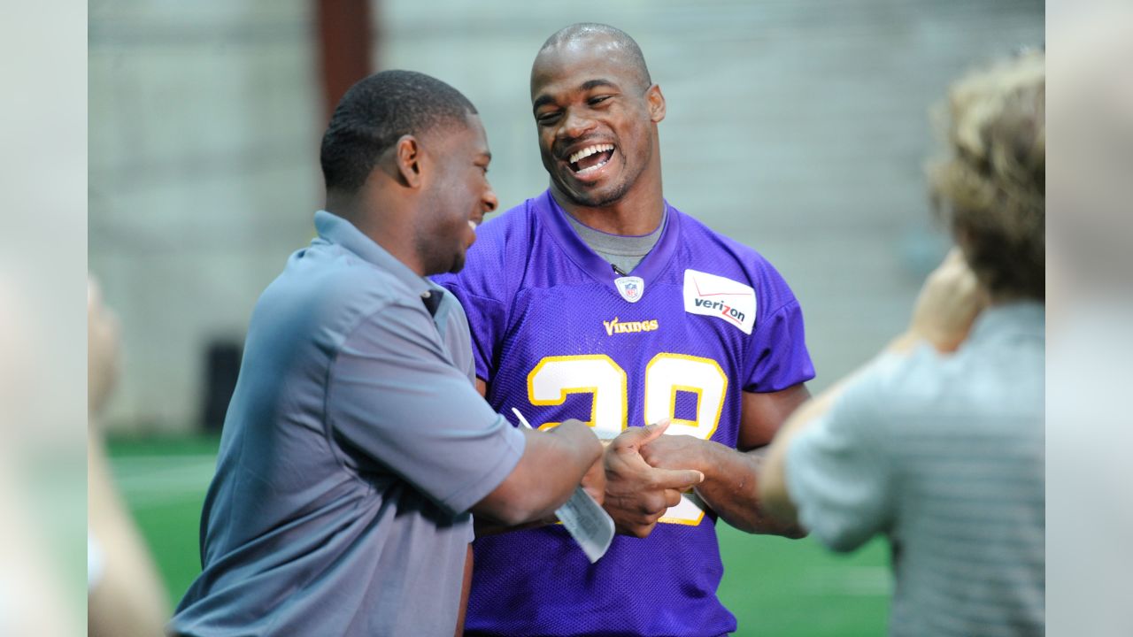 Chargers: Blame LaDainian Tomlinson for Adrian Peterson's record game