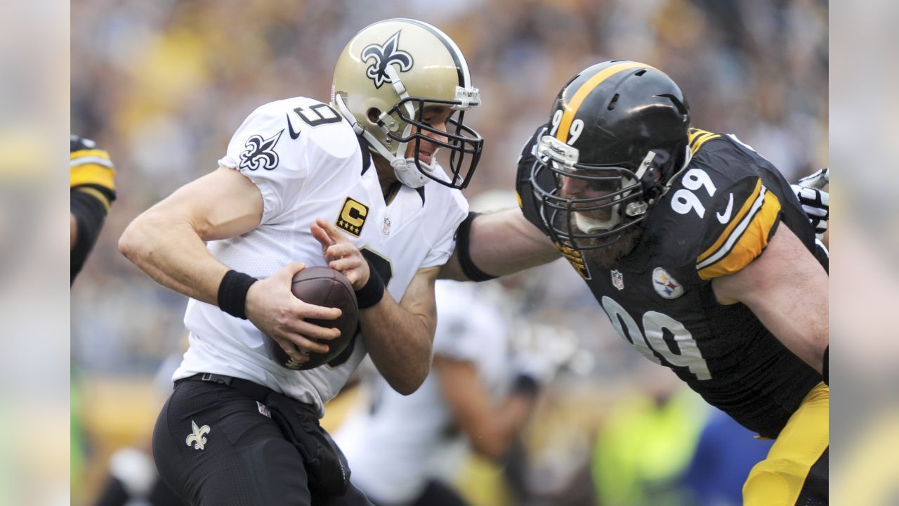 Pittsburgh Steelers' Brett Keisel (99) heads to the locker room