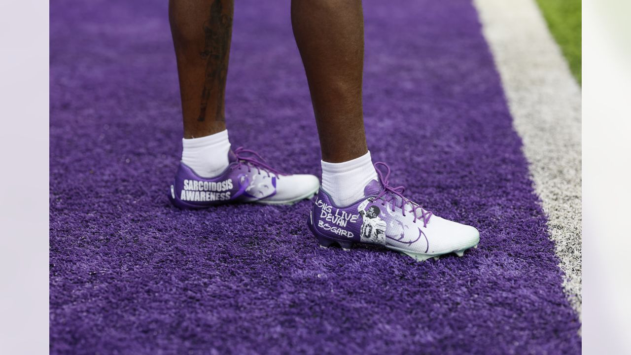 Chicago Bears wide receiver Velus Jones Jr. (12) warms up before an NFL  football game against the New York Jets on Sunday, Nov. 27, 2022, in East  Rutherford, N.J. (AP Photo/Adam Hunger