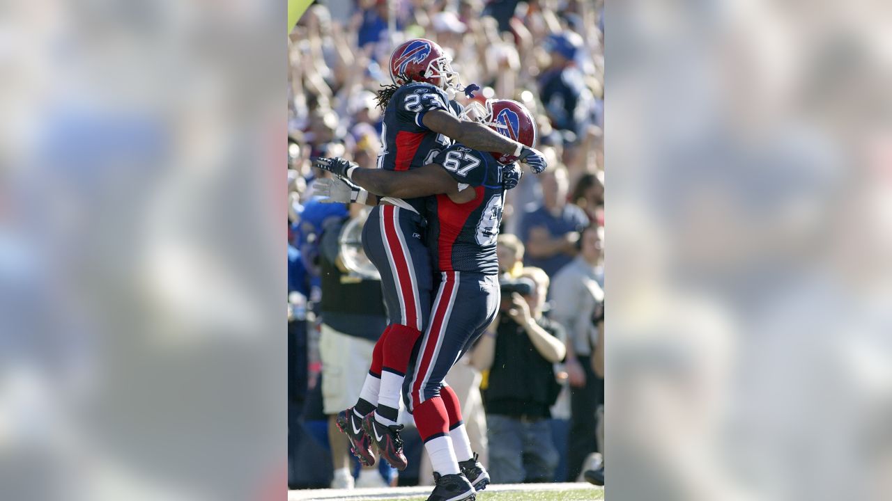 Buffalo Bills' Lee Evans (83) celebrates with teammates Melvin