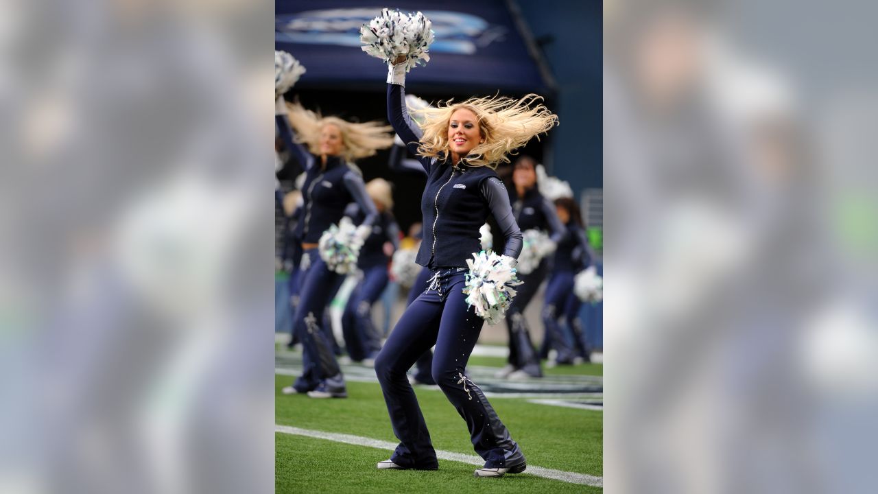 Photos: NFL Cheerleaders, Week 14