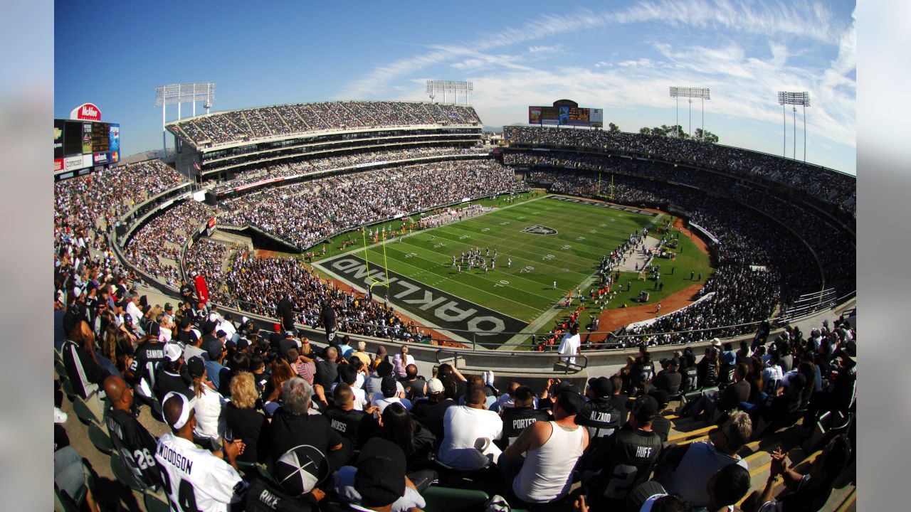 Oct 01, 2006; Oakland, CA, USA; NFL Football: Oakland Raiders