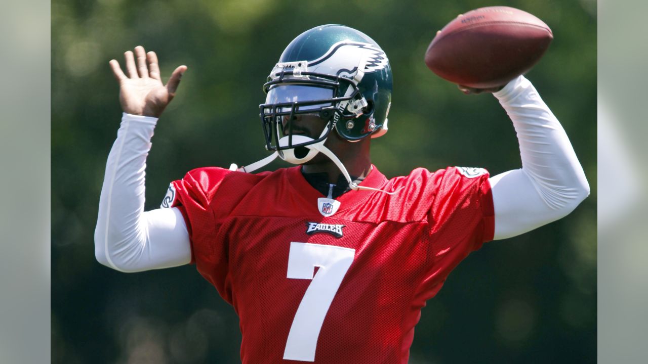 Vick threw that thing like a nerf ball. #eagles #nfl #sports #football, Football