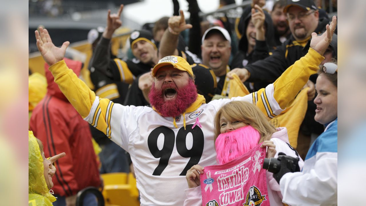 NFL's A Crucial Catch: Football's breast cancer awareness initiative is  about saving women's lives and recruiting female fans.