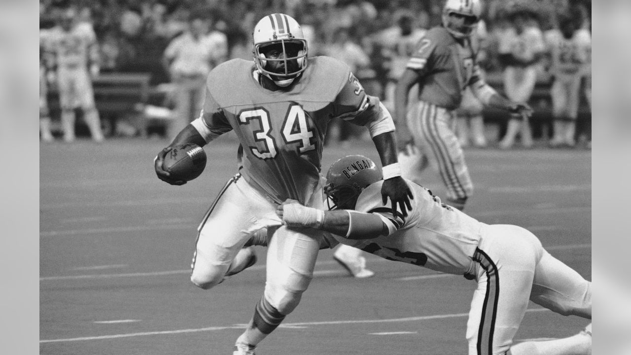 Image Gallery of NFL Running Back Earl Campbell