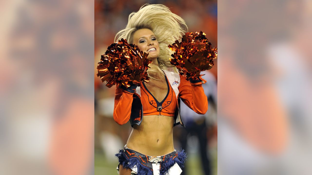 Broncos Cheerleaders In Action On 12/7