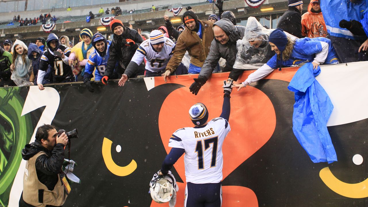 Fans fill Paul Brown Stadium during the first half of an NFL football game  between the Cincinnati Bengals and the Pittsburgh Steelers, Sunday, Nov. 13,  2011, in Cincinnati. (AP Photo/Tom Uhlman Stock