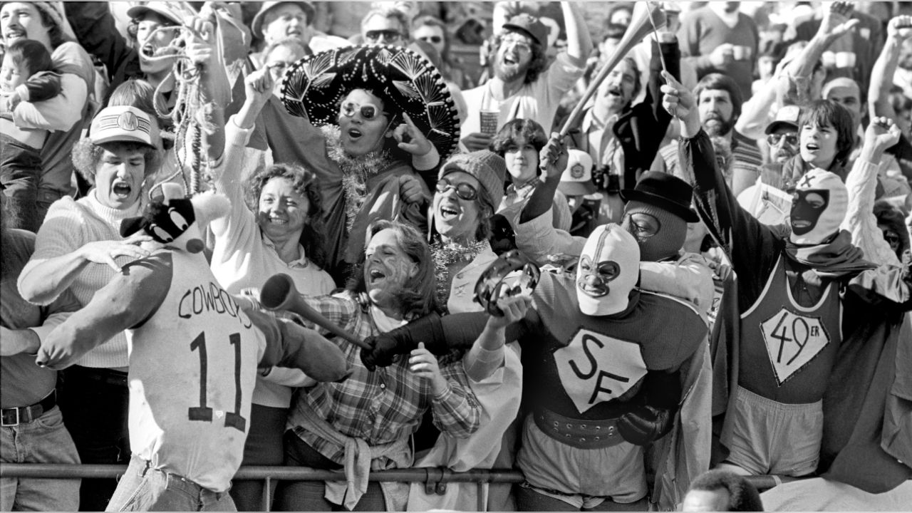 San Francisco, California, USA. 10th Jan, 1982. San Francisco 49ers  vs.Dallas Cowboys at Candlestick Park Sunday, January 10. 1982. 49ers beat  Cowboys 28-27 for Conference Championship. San Francisco 49ers (61) Guard  Dan