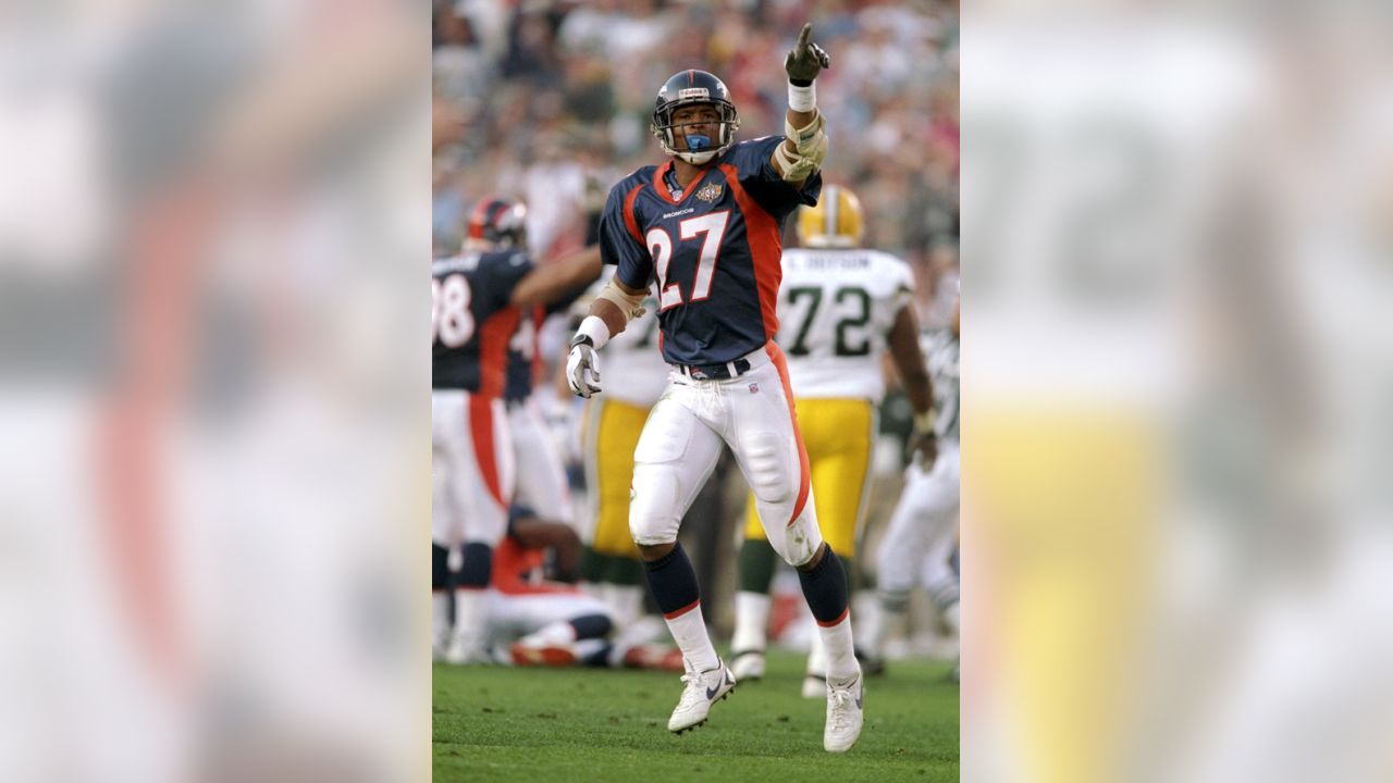 Tom Nalen #66 walks off the field – Denver Broncos History