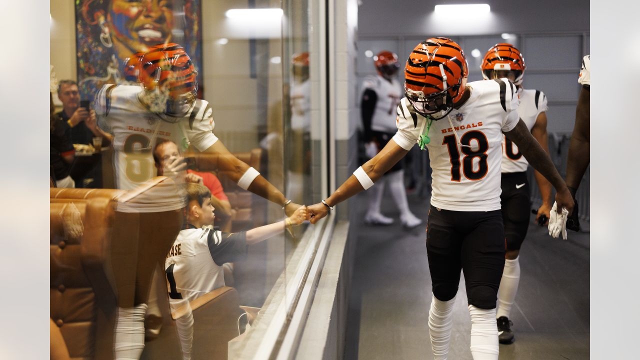 Cincinnati Bengals wide receiver Malachi Carter (88) walks off the