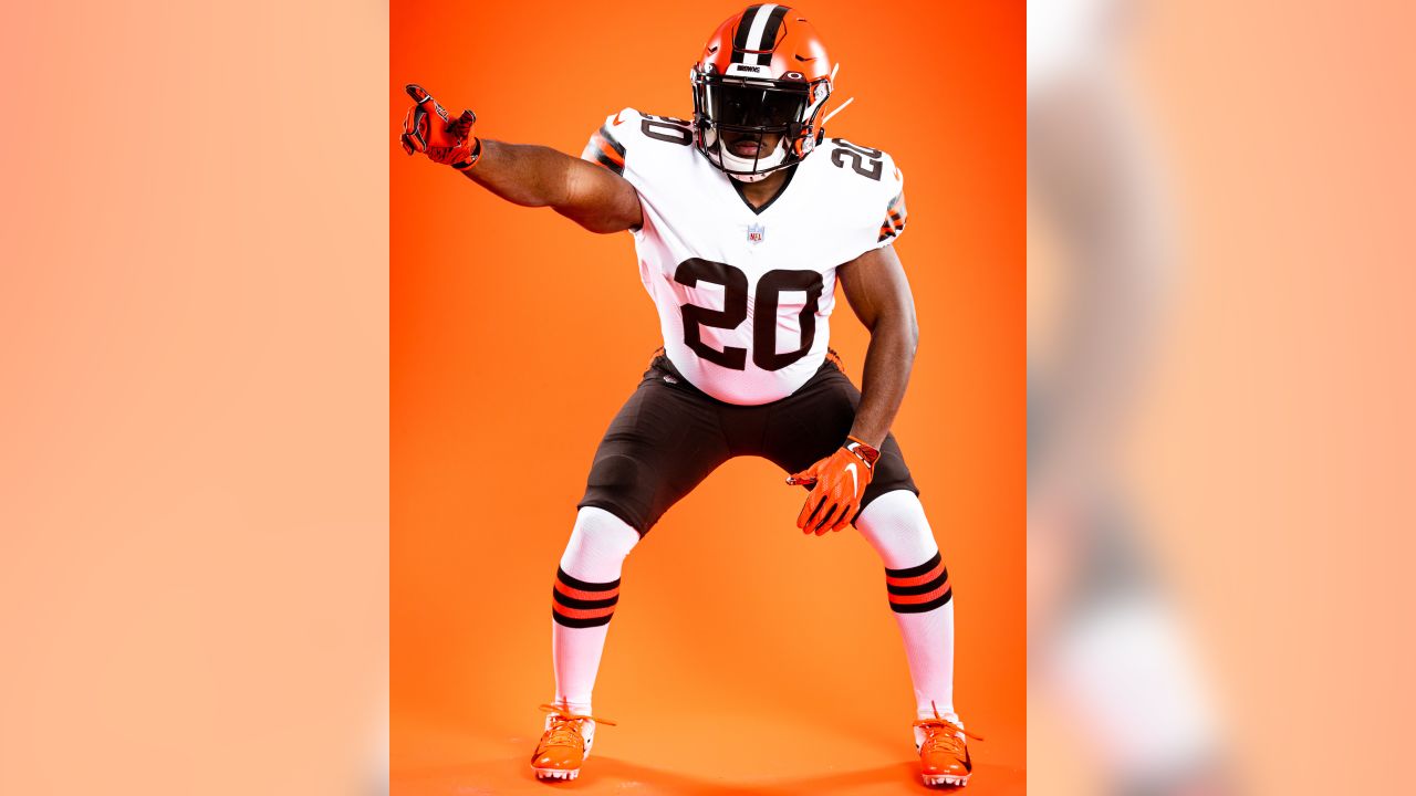 Browns players reveal new uniforms