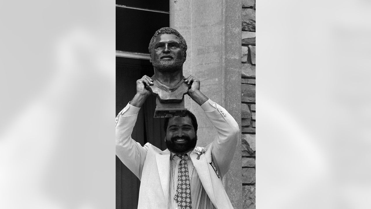 Remembering Pittsburgh Steelers Hall of Fame running back Franco Harris -  Behind the Steel Curtain