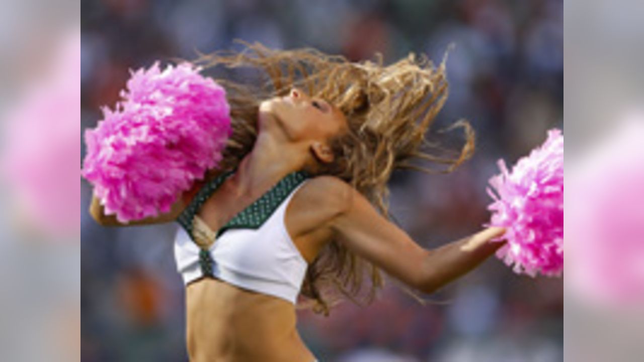 New York Jets Cheerleaders perform during half time at the 8th Annual  DirecTV Beach Bowl Celebrities vs. NFL Greats at Pier 40 in New York, NY,  on February 1, 2014(Photo by Anthony