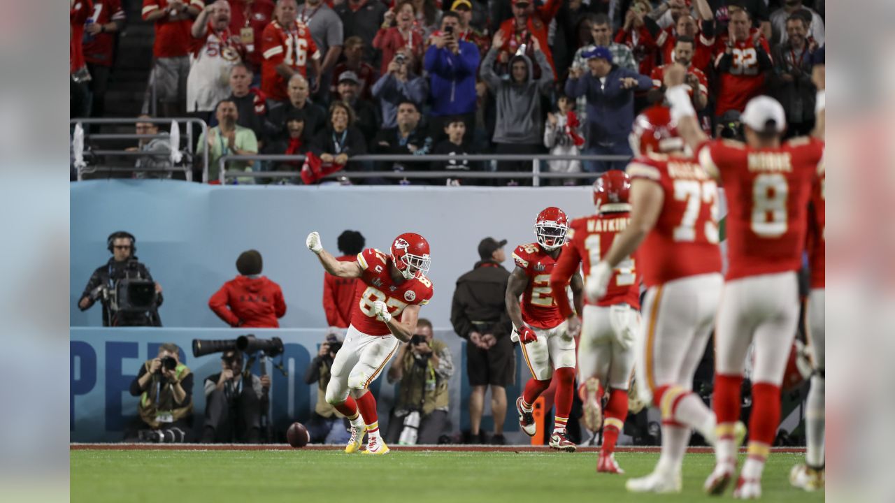 Video: Damien Williams Swaps Jerseys With Raheem Mostert After Super Bowl