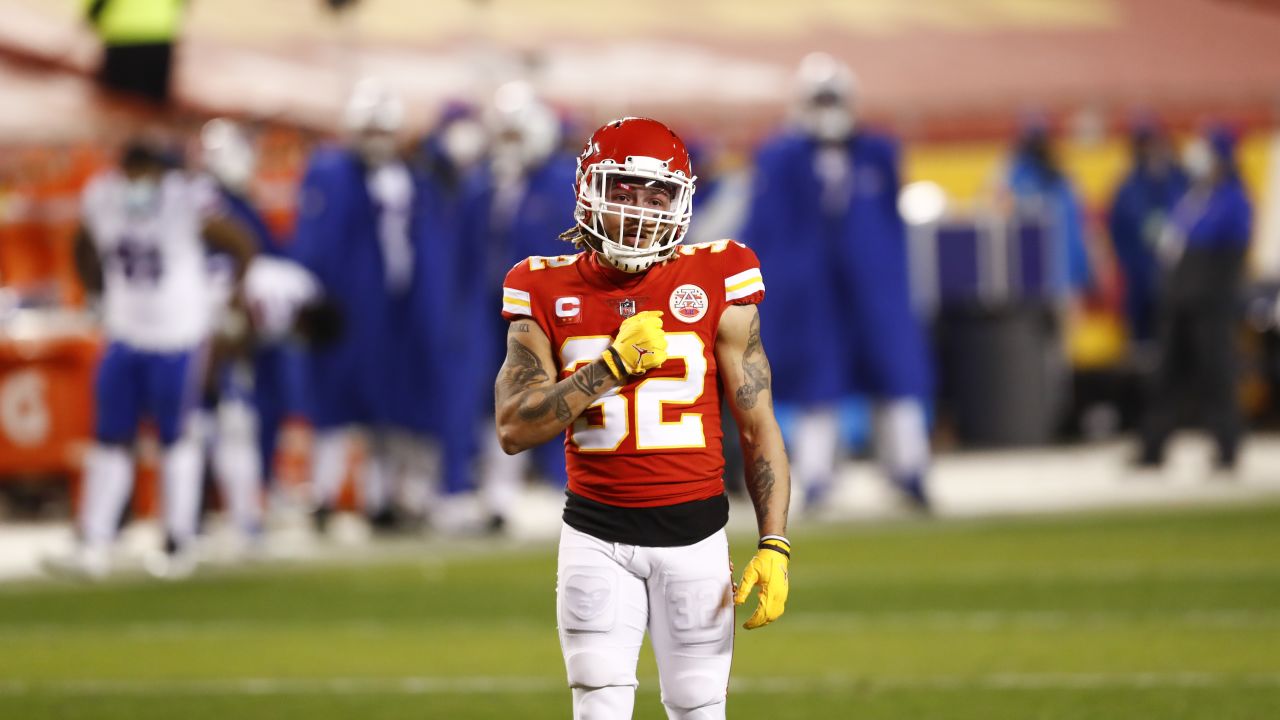 Kansas City Chiefs safety Tyrann Mathieu (32) carries the ball