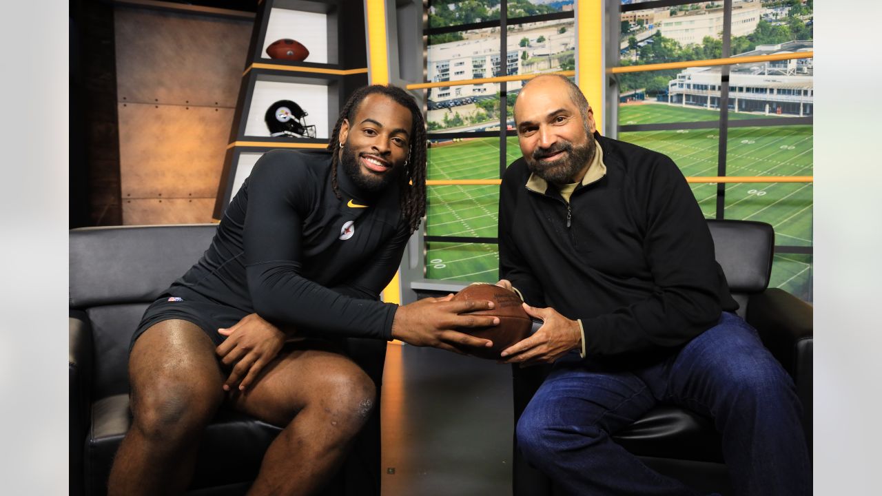 Najee Harris Says Steelers Gave Game Ball To Franco Harris' Wife