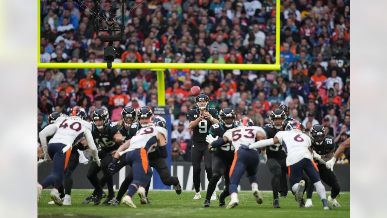 ENGLISH FOOTBALL FAN EXPERIENCES NFL!  Jacksonville Jaguars vs Denver  Broncos @ Wembley Stadium 