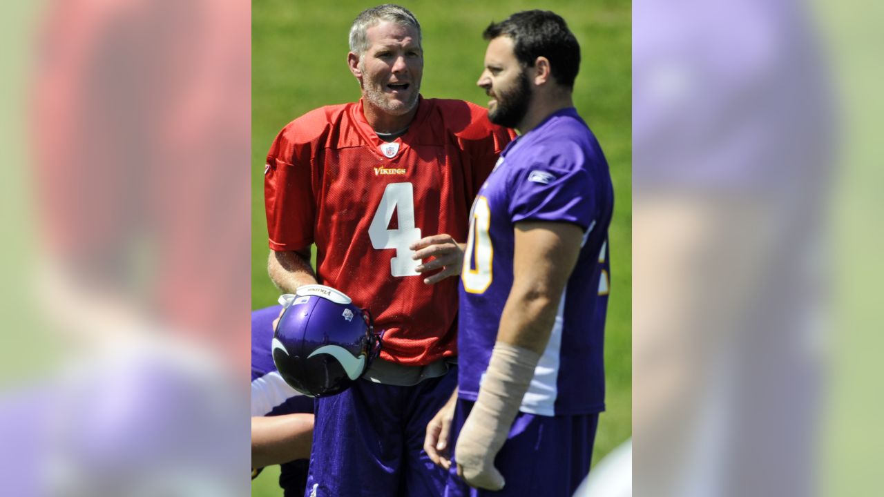 Brett Favre Joins Vikings