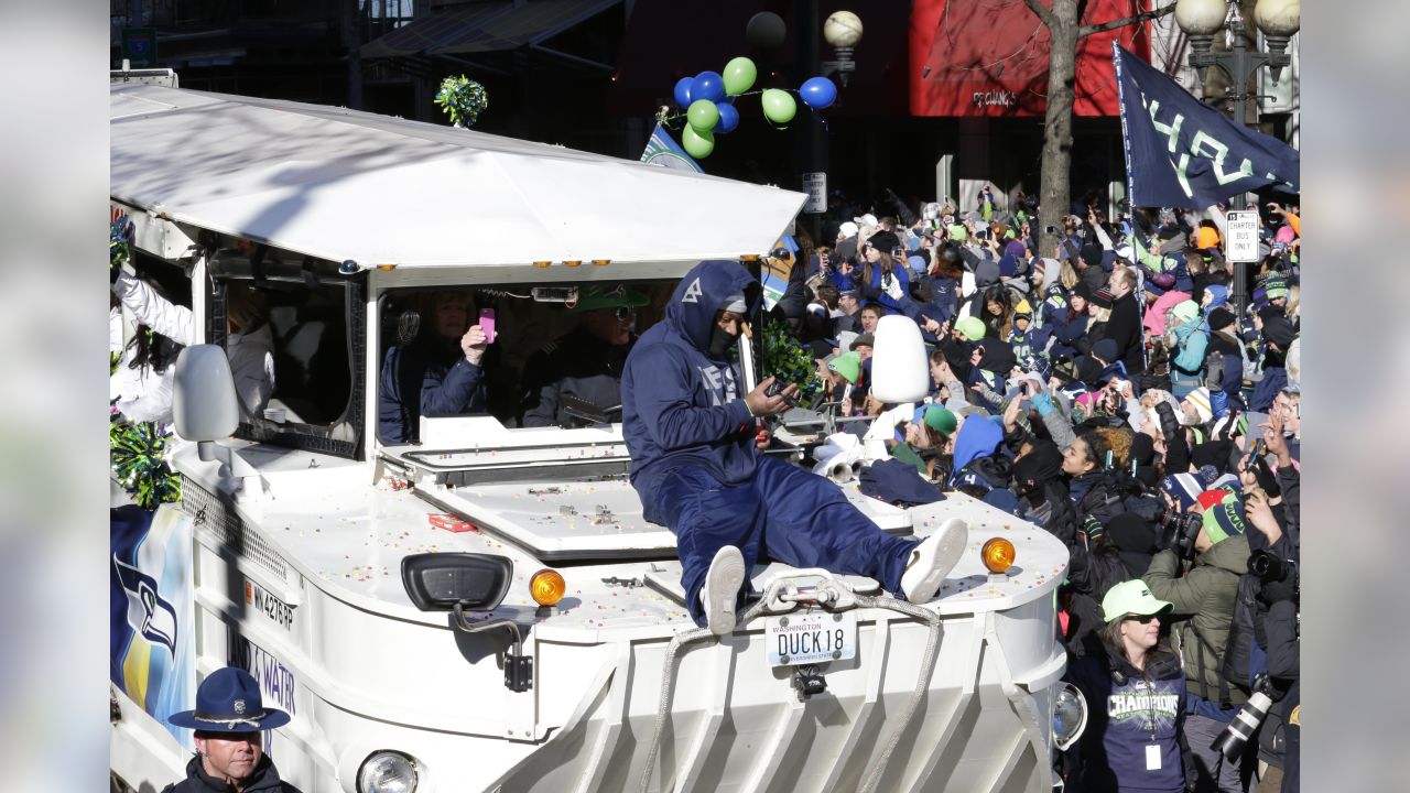 DVIDS - Images - Seattle Marines join in Seahawks' Super Bowl victory  parade [Image 7 of 15]