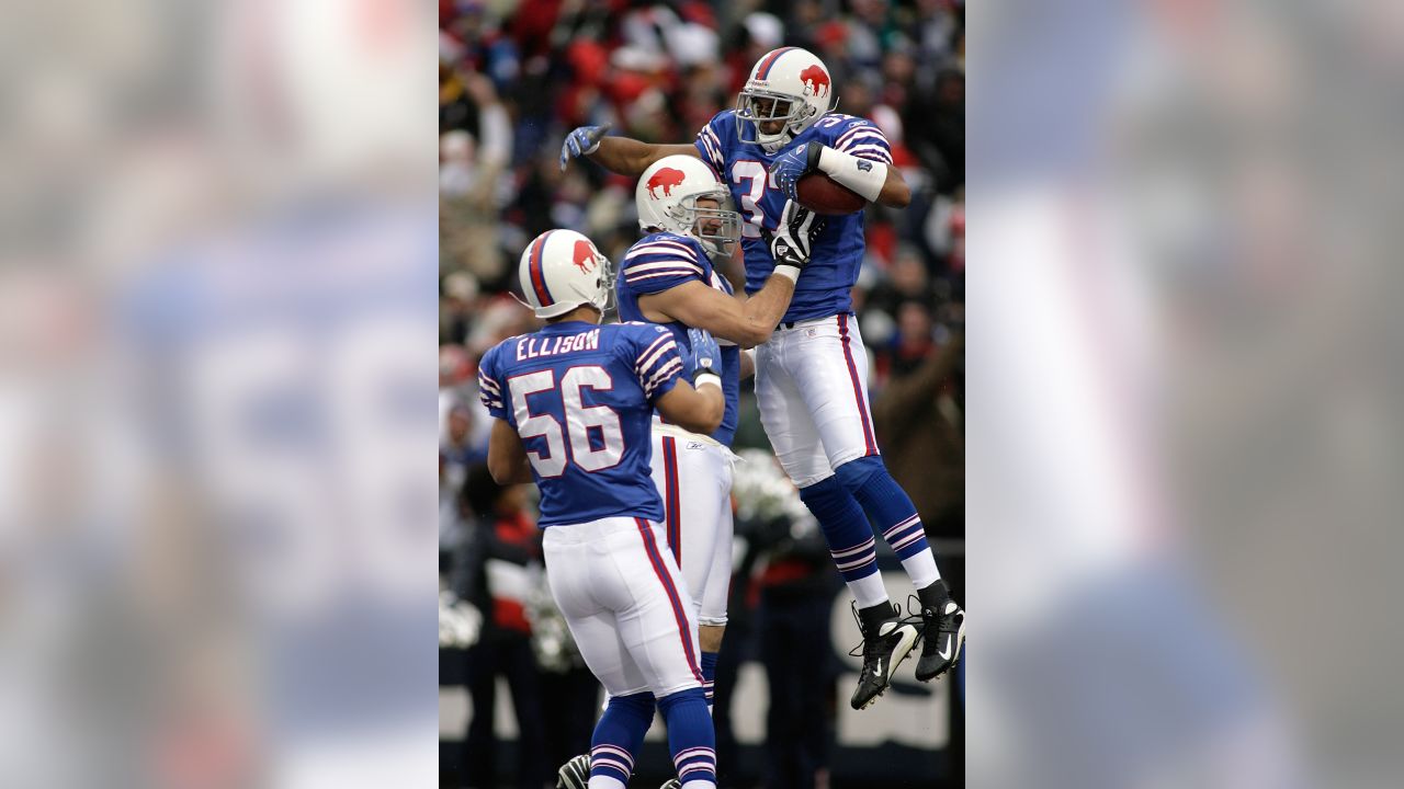 Buffalo Bills' Lee Evans (83) celebrates with teammates Melvin