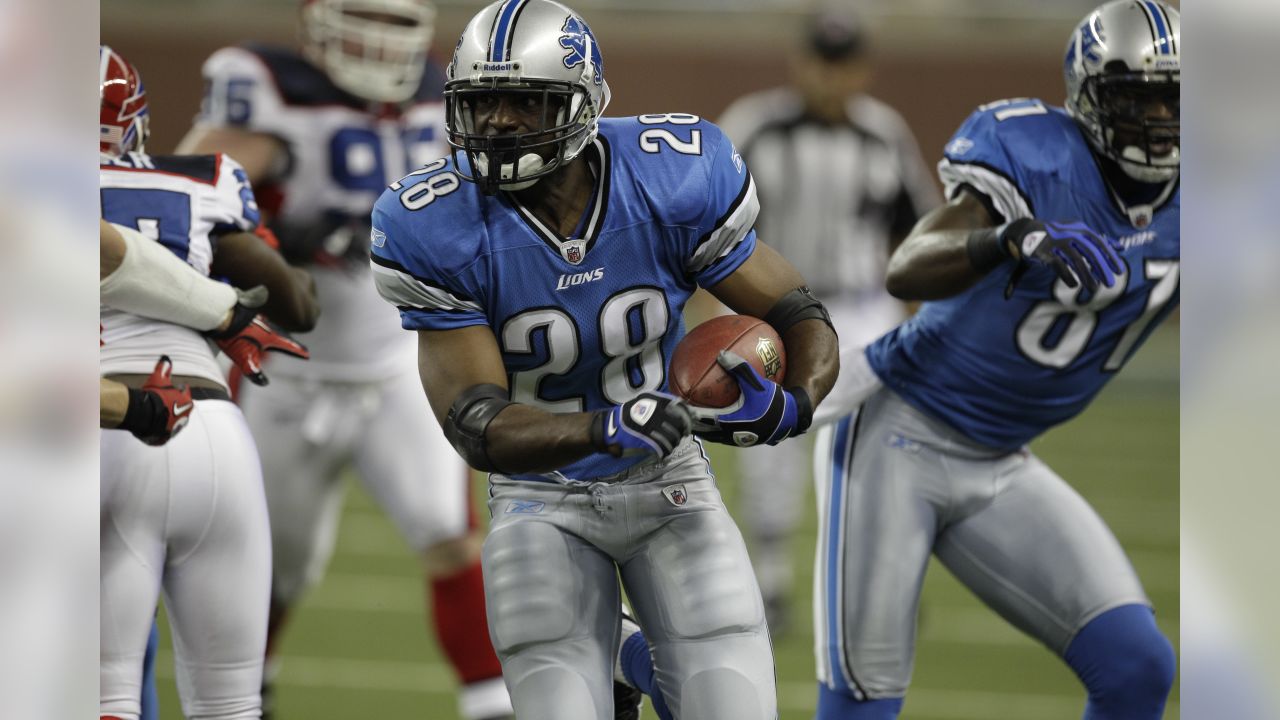 Detroit Lions cornerback Paul Pratt points at the line of scrimmage, in the  third quarter of a preseason NFL football game with the Buffalo Bills,  Thursday, Sept. 2, 2010, in Detroit. The