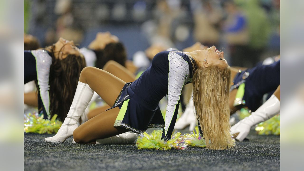 PICS: Hot Seattle Seahawks Cheerleaders