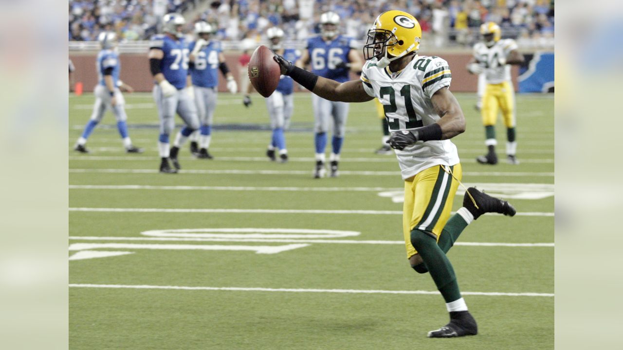 Green Bay Packers cornerback Charles Woodson breaks up a pass intended for  Pittsburgh Steelers wide receiver Mike Wallace in the second quarter during Super  Bowl XLV at Cowboys Stadium in Arlington, Texas